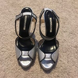 Authentic Oscar de la Renta silver pumps