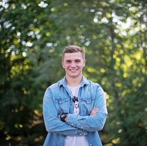 Meet your Posher, Devin