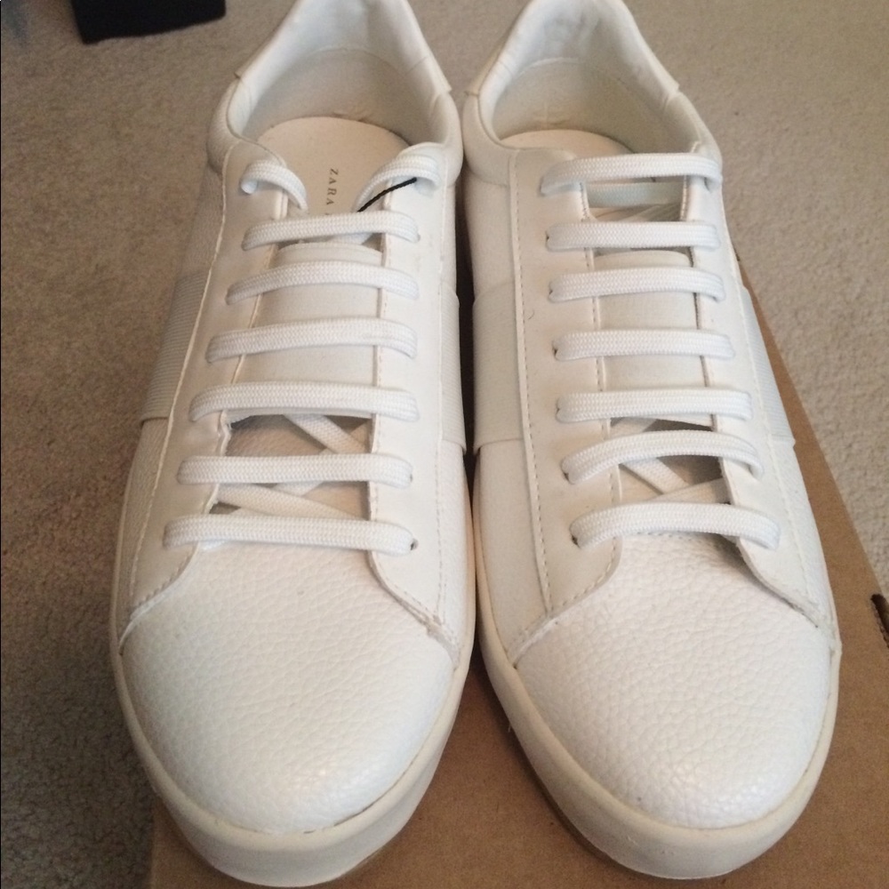 Brand New Men’s Zara white tennis shoes sneakers