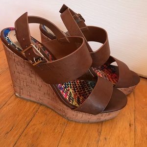 Madden girl corkscrew wedge platform