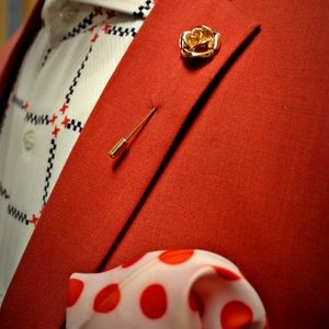 RoseGold Apparel's rose gold rose long Lapel pin