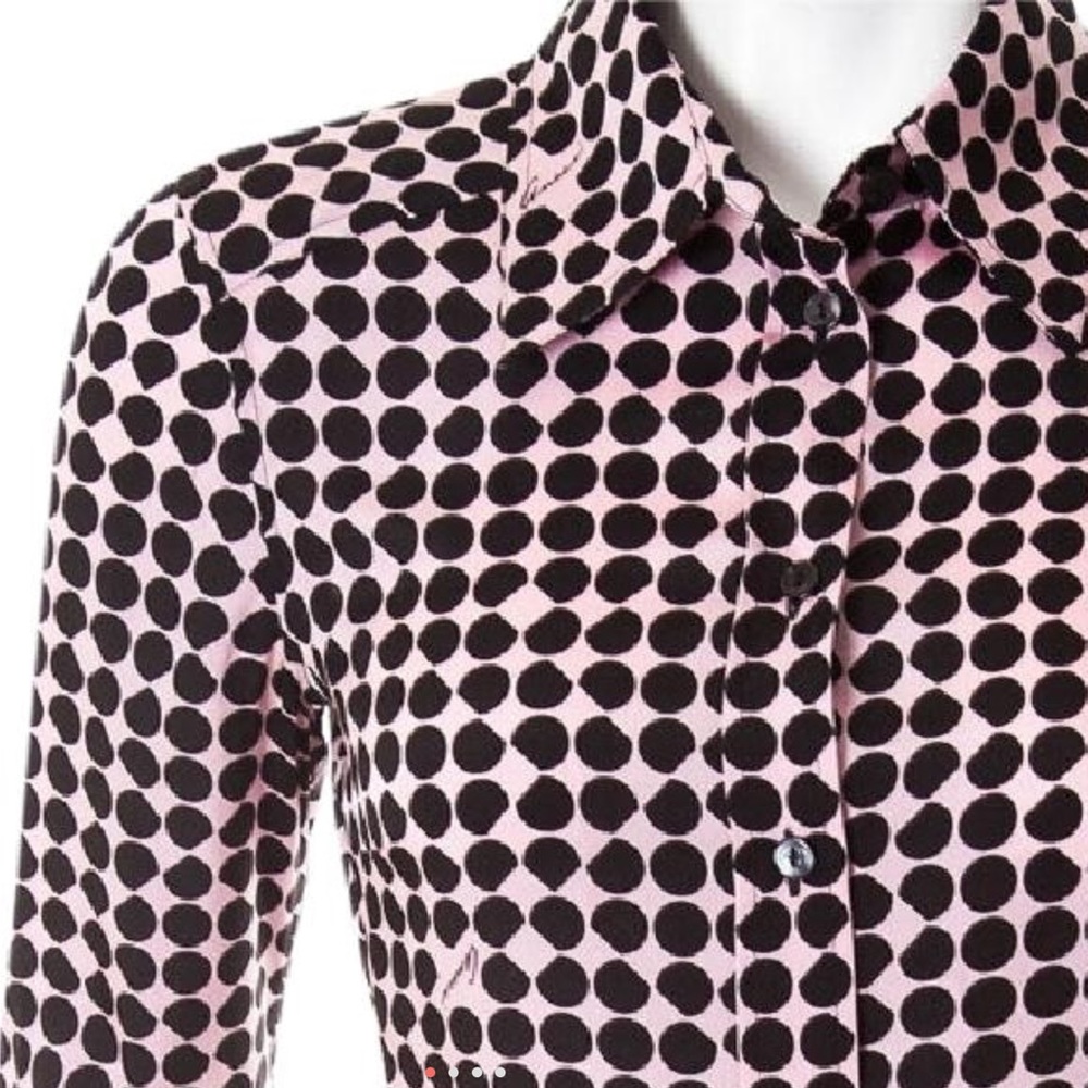 SOLD!🤑✅Silk button down blouse/shirt 👚 - Picture 2 of 8