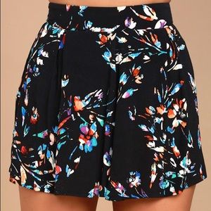 BLACK FLORAL PRINT HIGH-WAISTED SHORTS ONLY