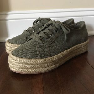 Platform sneakers