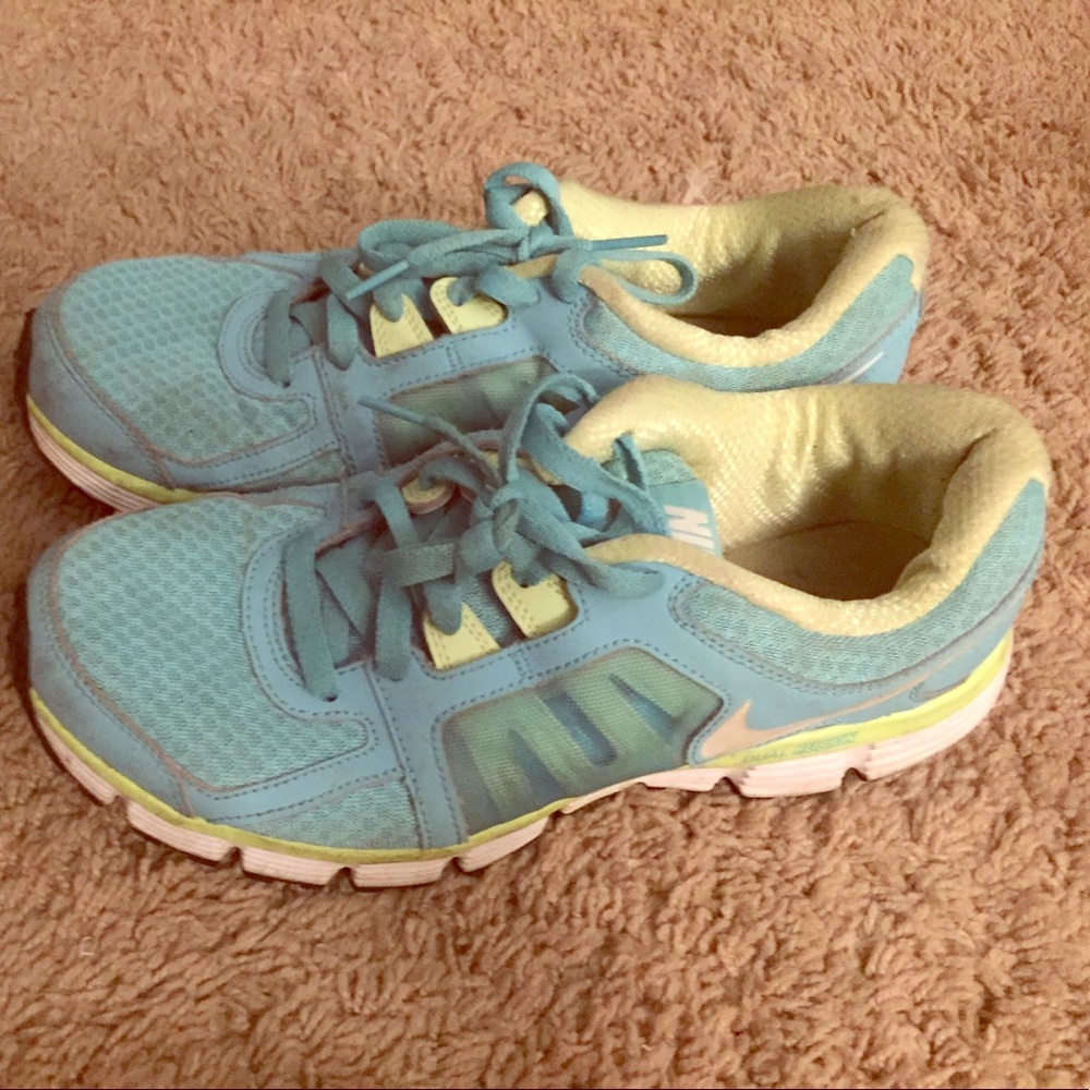 Dual Fusion Nike Shoes