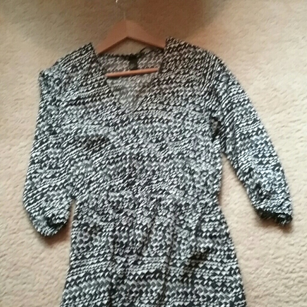 Dress - Picture 3 of 3
