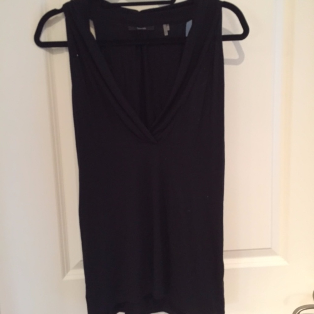 Dressy black tahari size large v neck tank