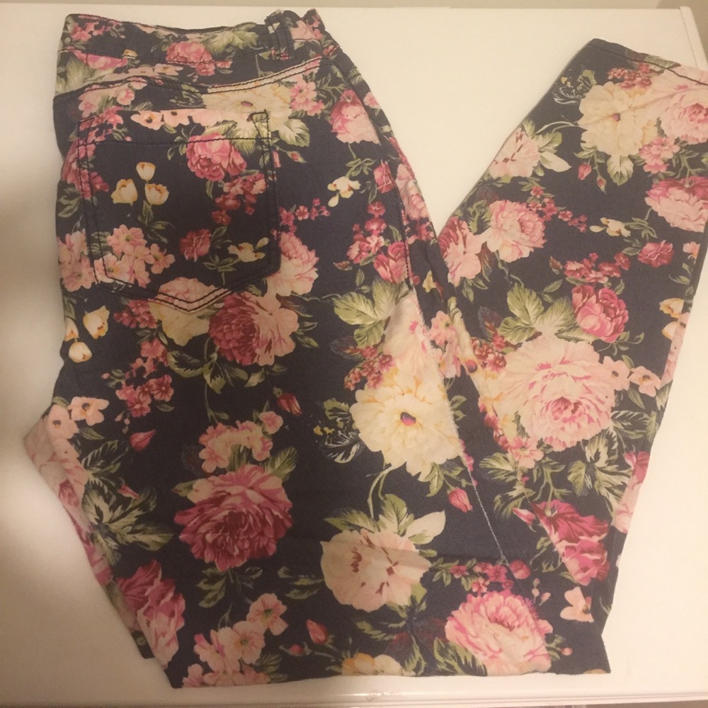Flower print jeans