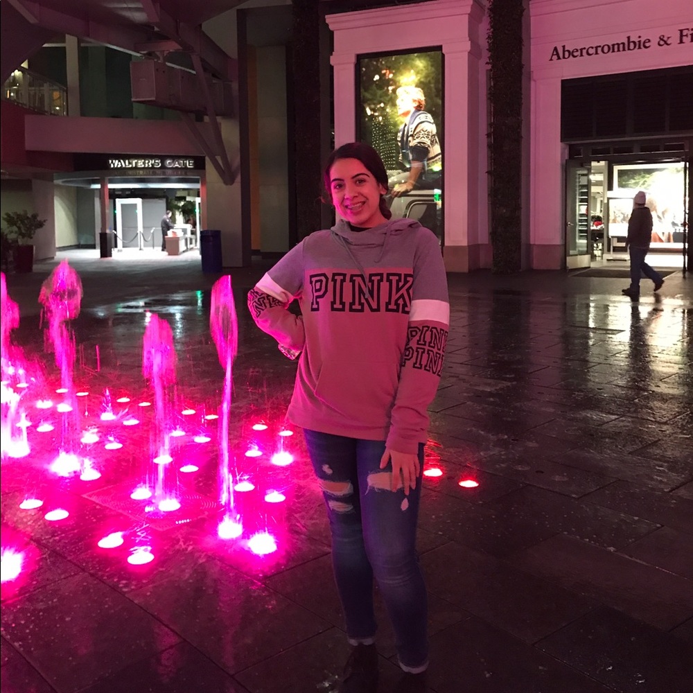 Meet your Posher, Alexandra