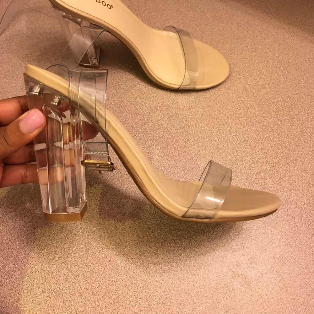 Clear heels !
