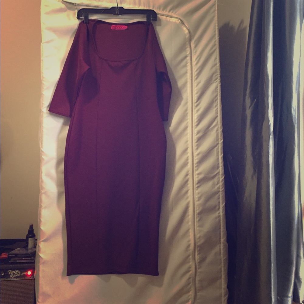 BOOHOO 3/4 Sleeve Bodycon Midi Dress $10