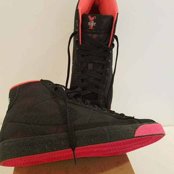 hot pink nike blazers