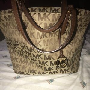 Michael kors tote