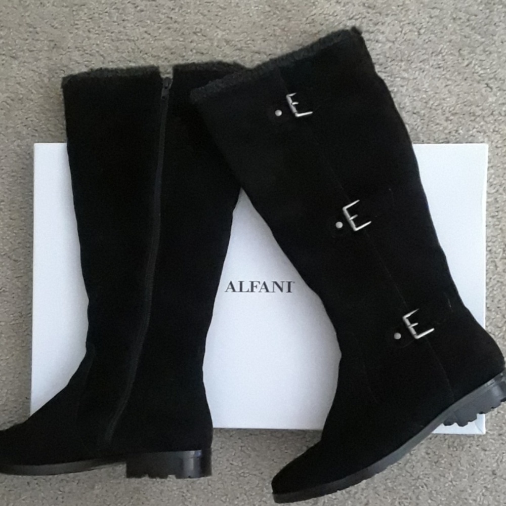 Black suede 8.5 M boots!