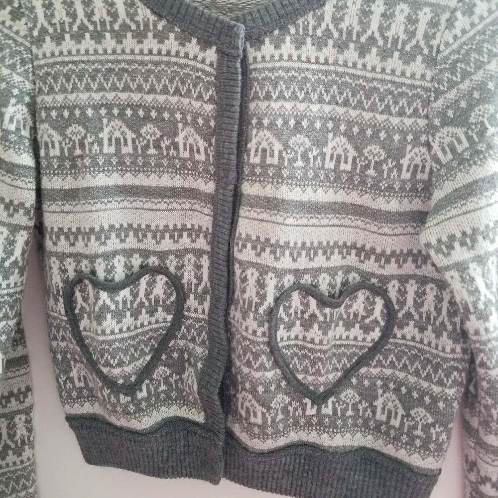 Adorable cropped HOUSE/PEOPL/HEARTS  SWEATER