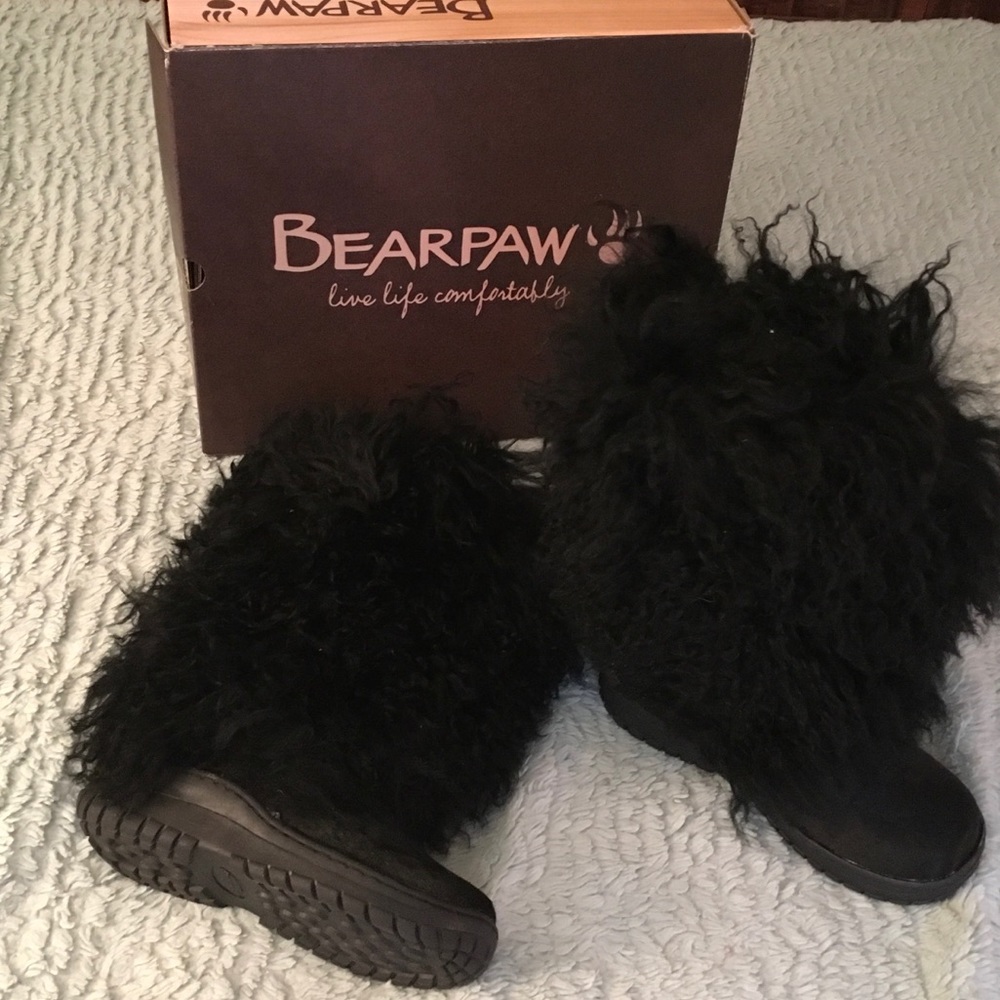 NEW Bearpaw Black Calf Skin/Curly Lamb Boots