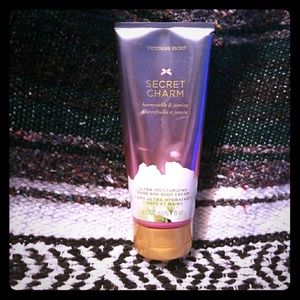 Secret charm body lotion