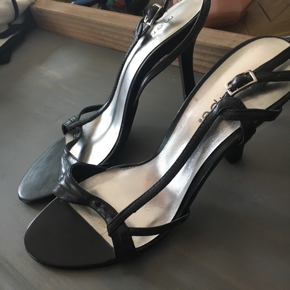 Marioe black dress shoe