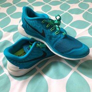 Women’s Nike Free RN 5.0 (light blue/green)