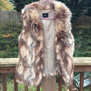 FUR VEST