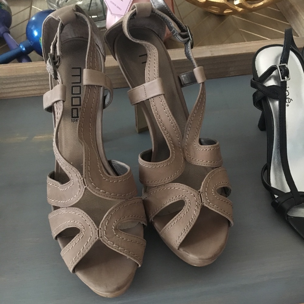 Dress shoe