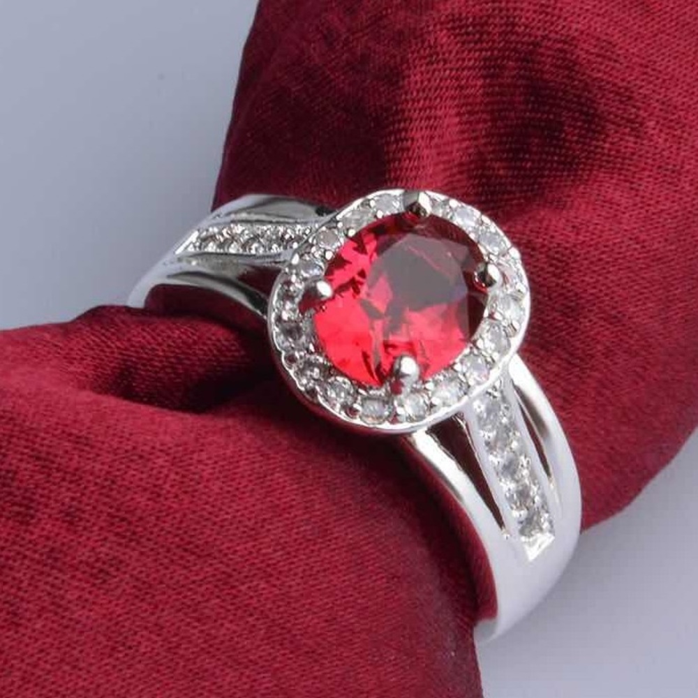 🌹🌹Size 8 💍New 925 Silver Ring