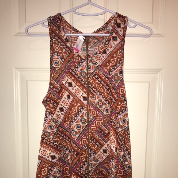 Pattern tank with necklace - Picture 1 of 2