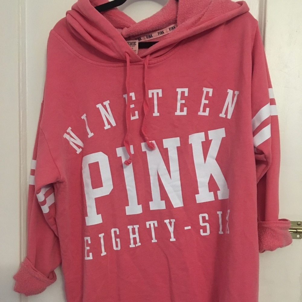 Oversized “campus” hoodie