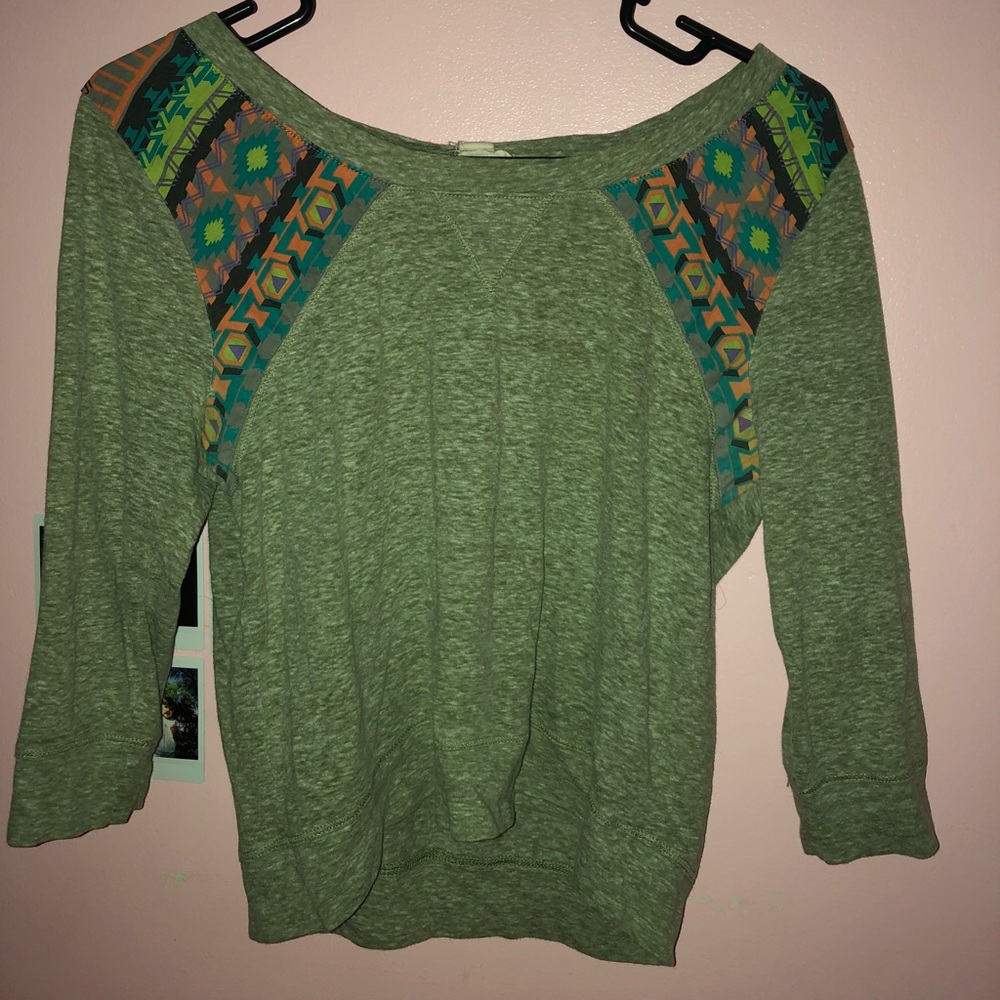 Army green with cool design crop top!Cute and chic