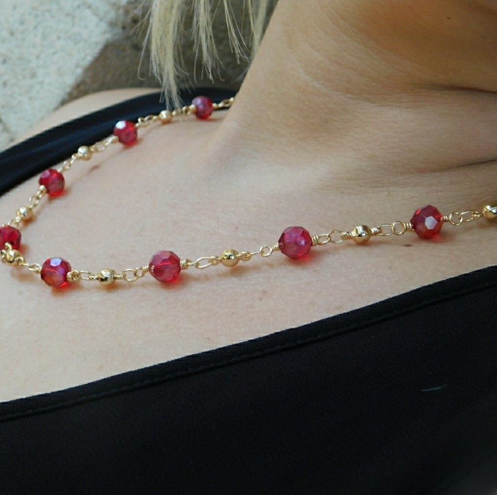 Red gold pearl necklace