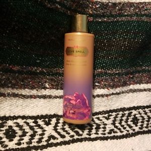 Love spell bronze glow lotion