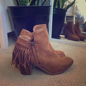 Tan faux suede fringe ankle boots, size 8.5