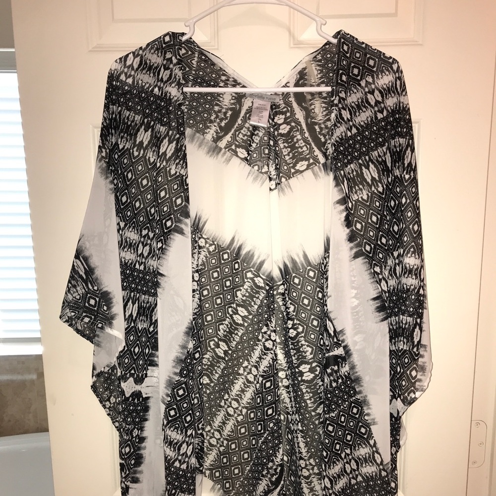 Sheer shall black and white pattern