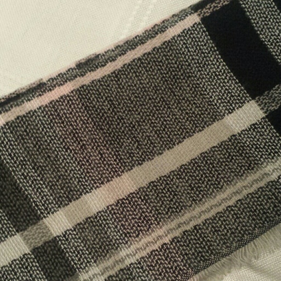 NWT Gorgeous  Blanket Scarf/Wrap  28" x 78" - Picture 2 of 3