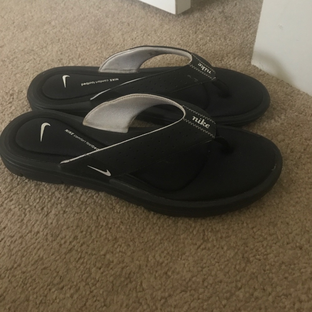 Nike comfort footbed flip flops