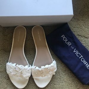 White pour la victoire sandals