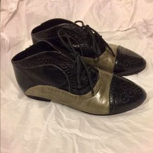 Two-toned loafers Jeffrey Campbell