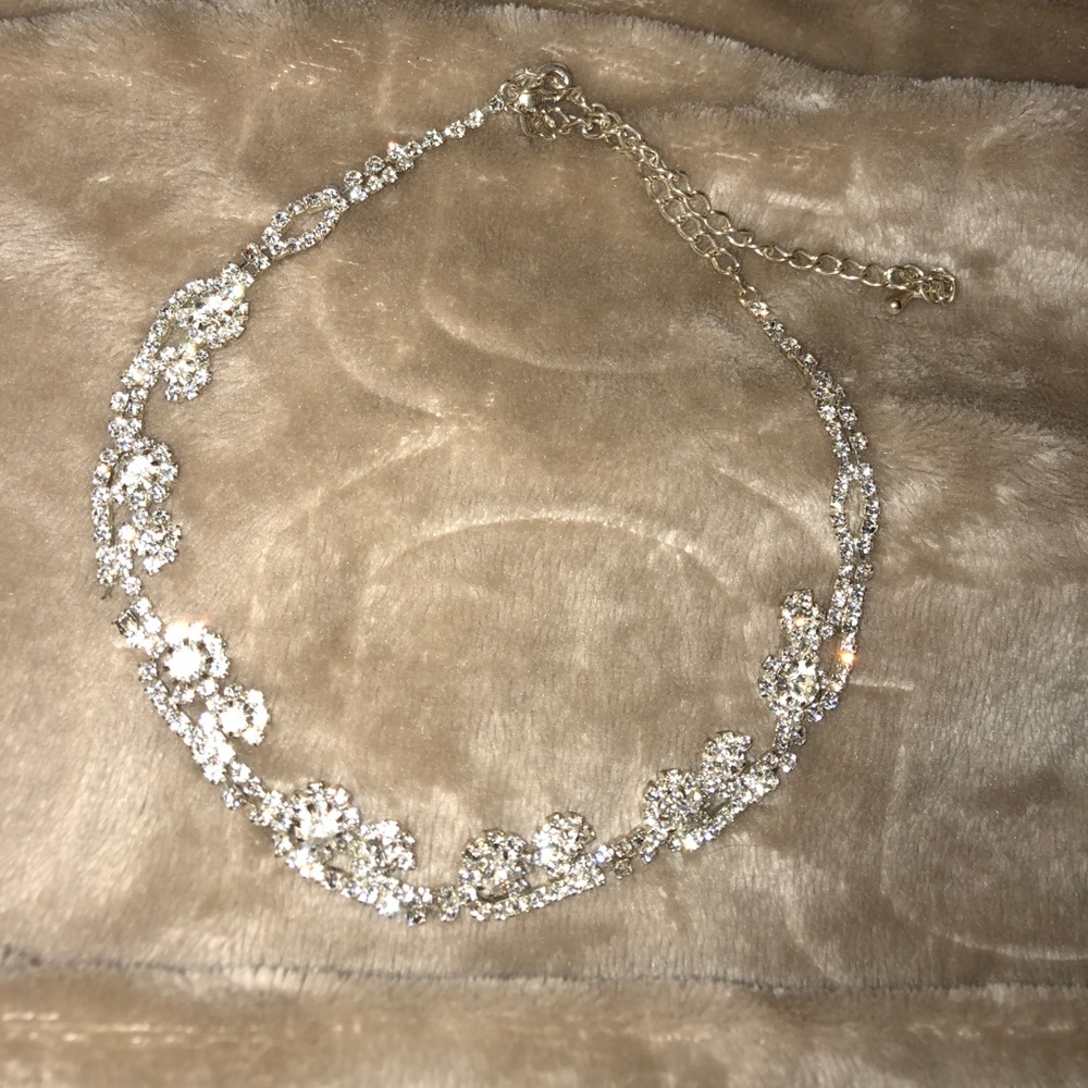 Sparkly faux crystal necklace