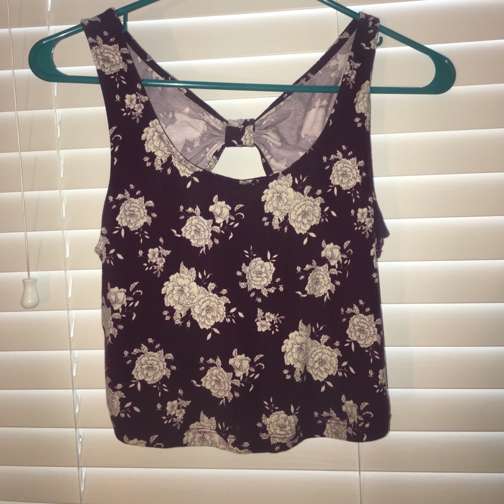 Crop top tank top with a bow - Picture 2 of 3
