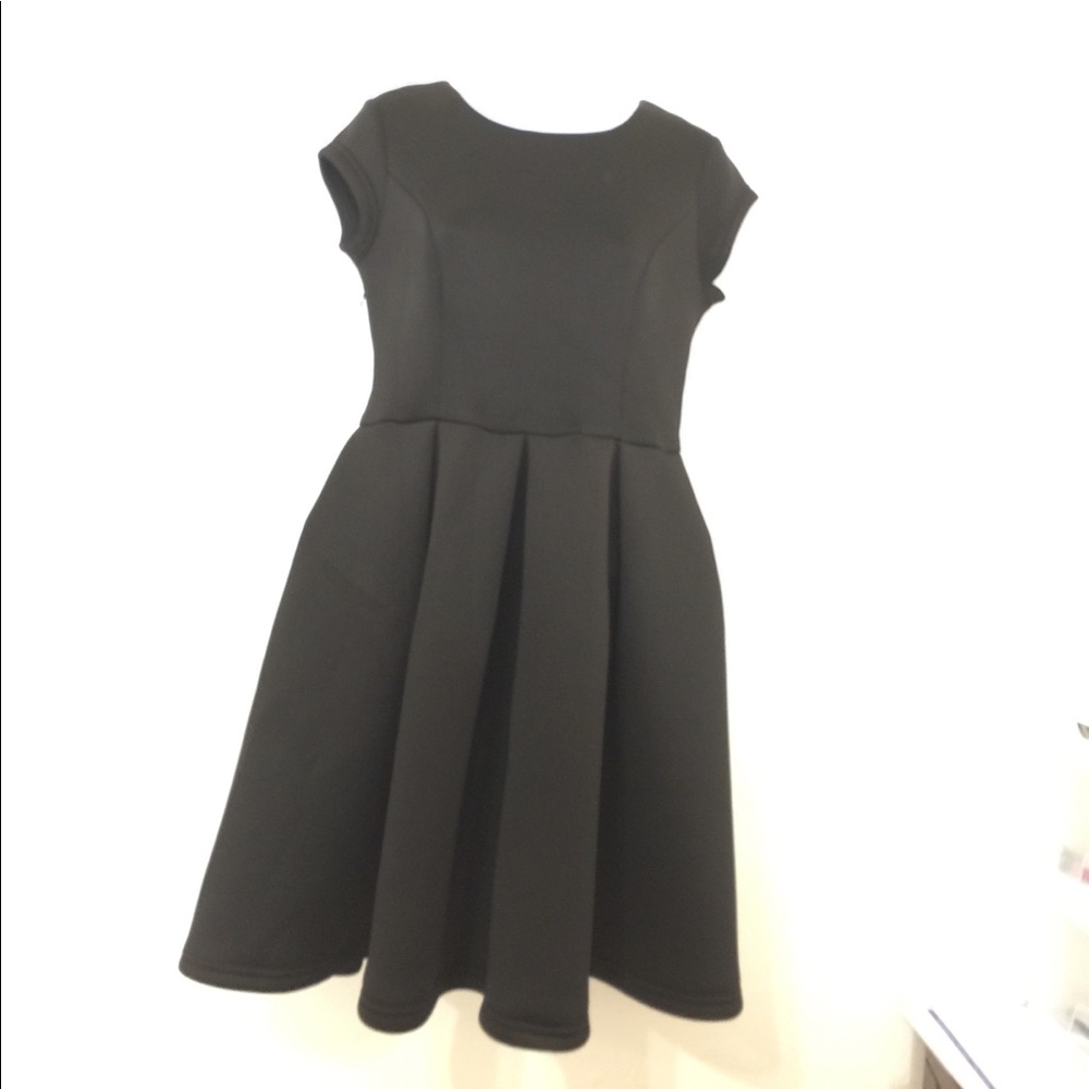 Zeagoo short sleeve, little black dress. NWT