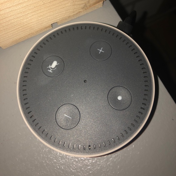 Amazon dot - Picture 2 of 3