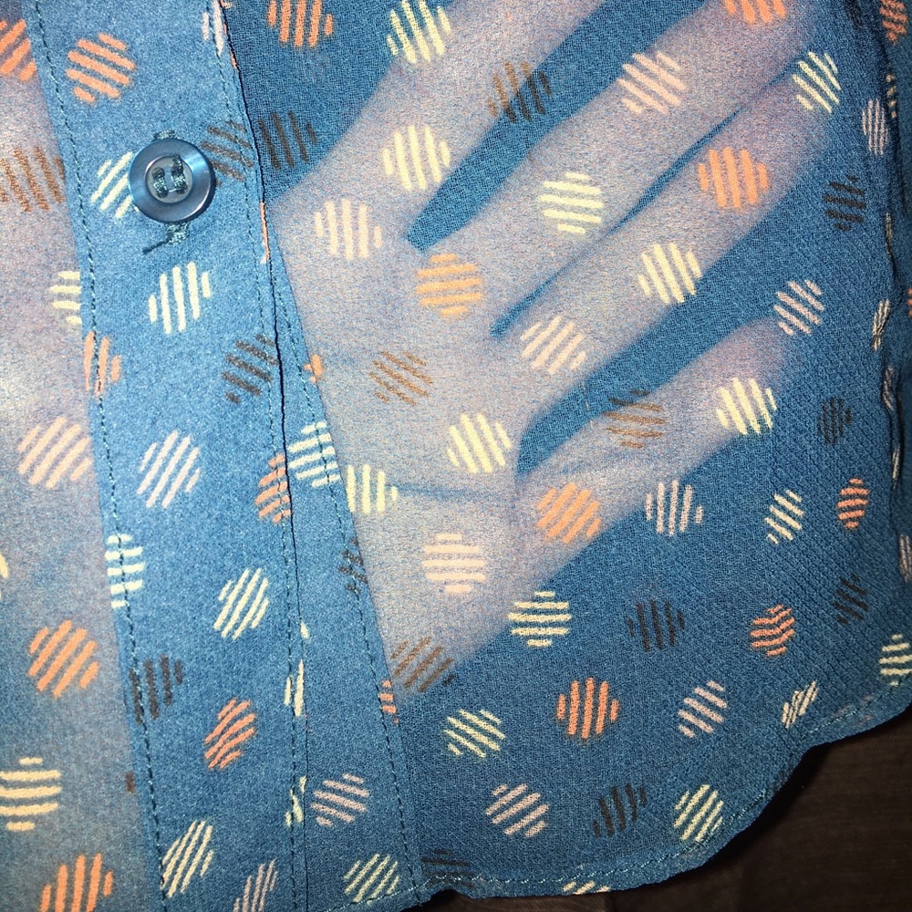 Beautiful Bcbg Sheer Patterned Blouse. - image 4