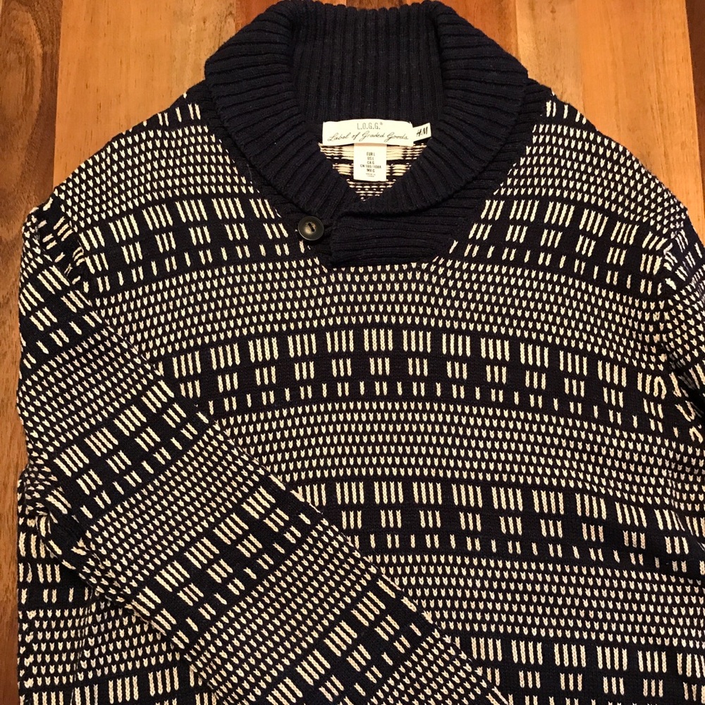 Men's L H&M navy shawl collar sweater.