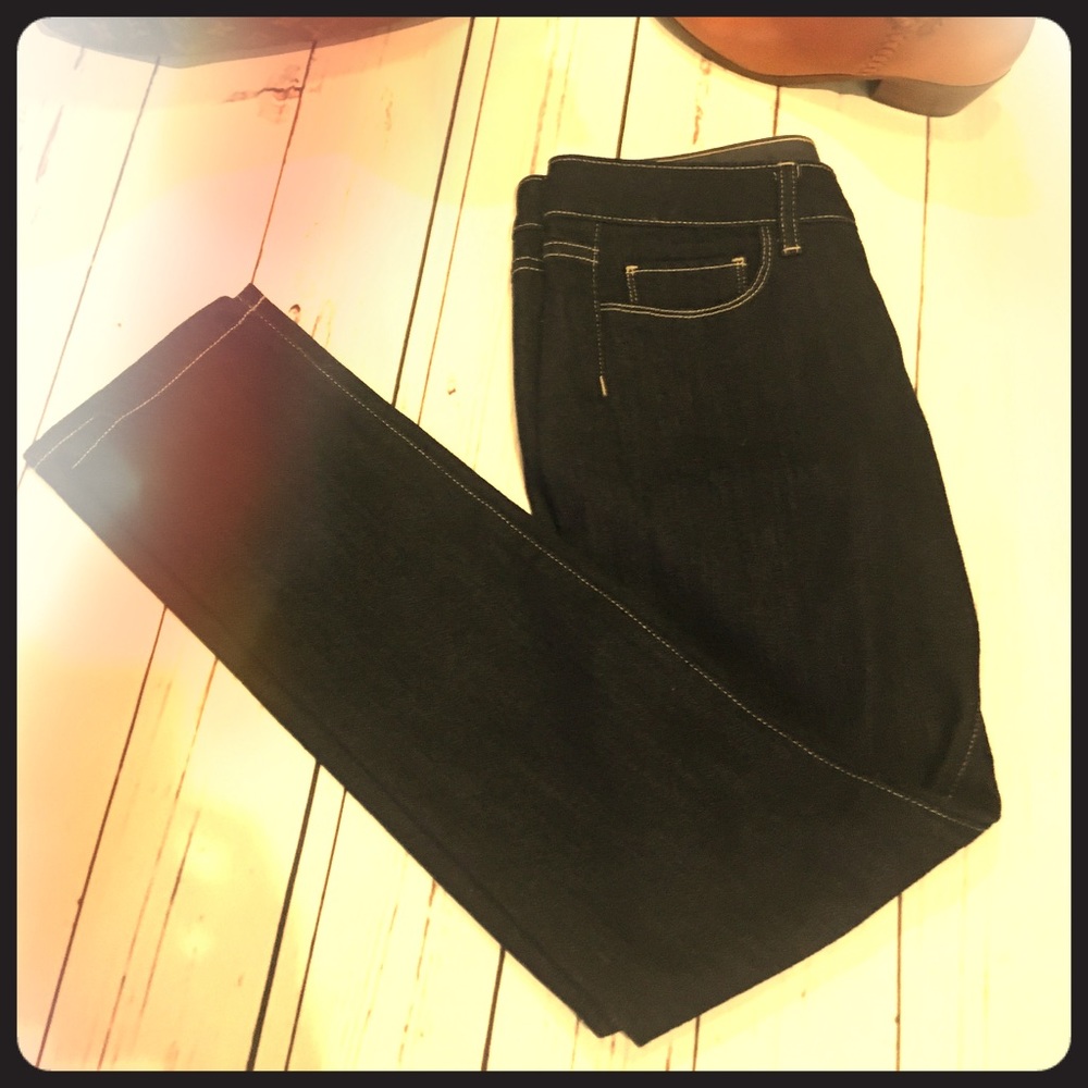 🎉SALE🎉Paige Jeans ,28 , BNWT ‼️Dark blue .
