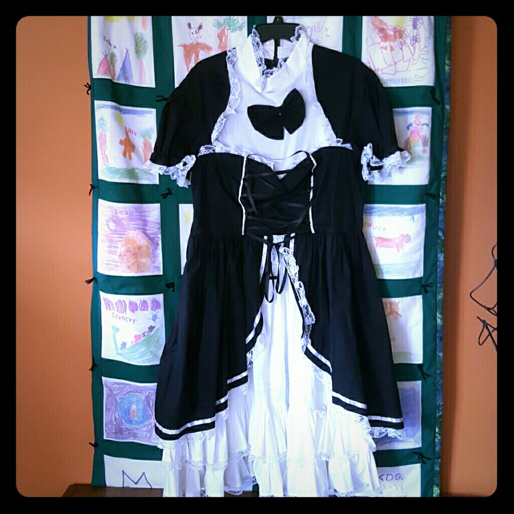 Black and White Lace Lolita Cosplay Dress