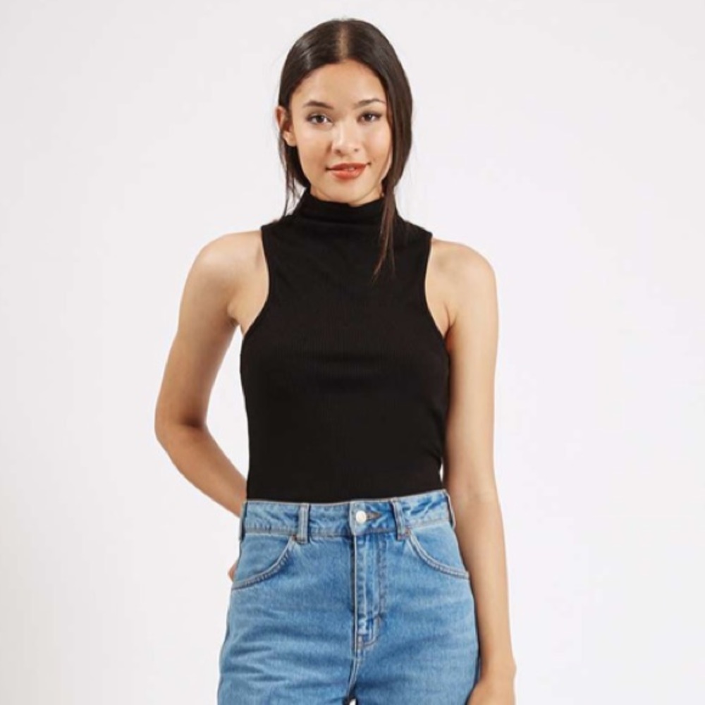 High neck ribbed crop top