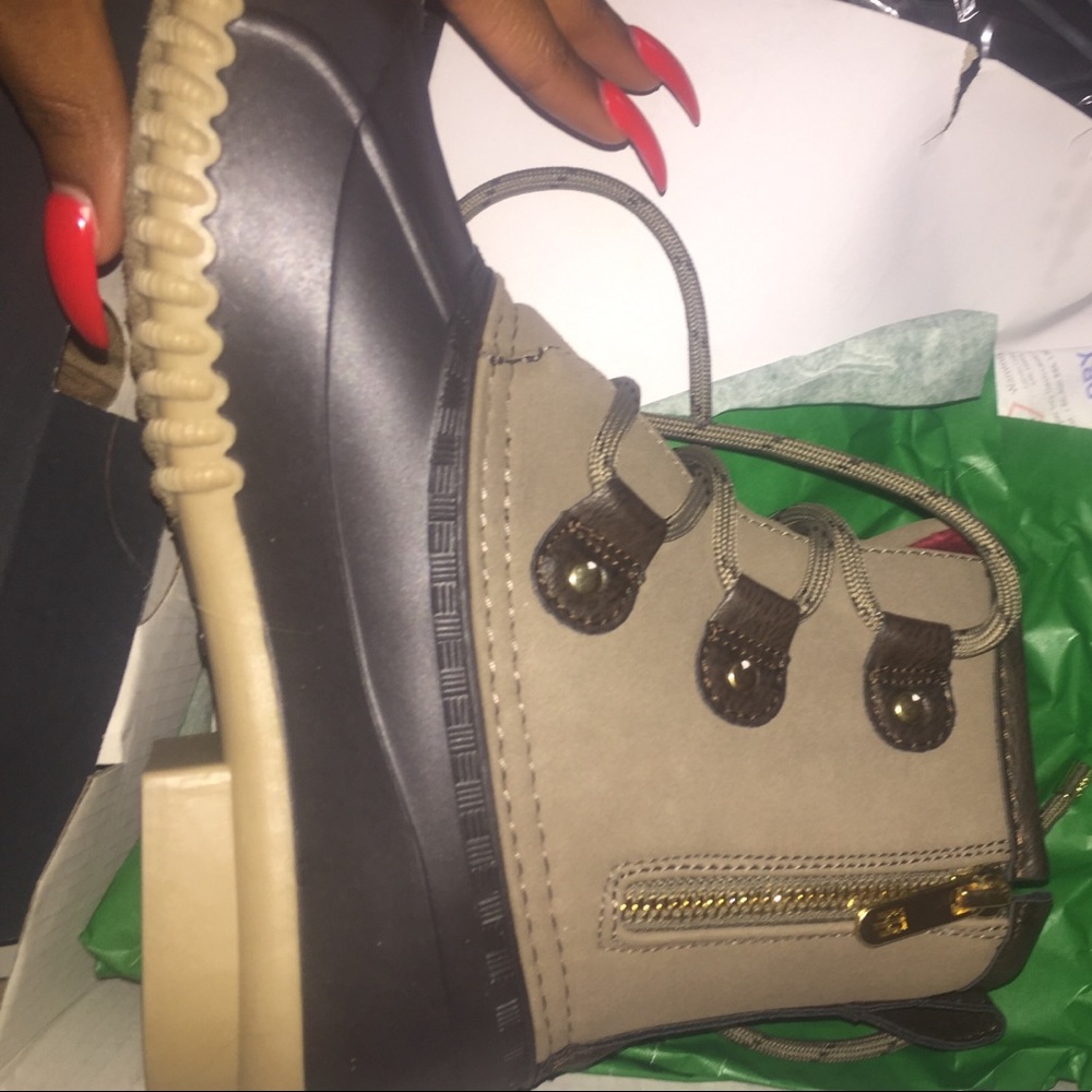 Brown and beige Tommy Hilfiger Winter Boots ❤️❄️