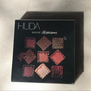Huda Beauty Mauve Obsessions Eyeshadow Palette