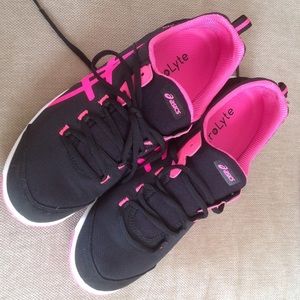 Asics MetroLyte black/hot pink sneakers