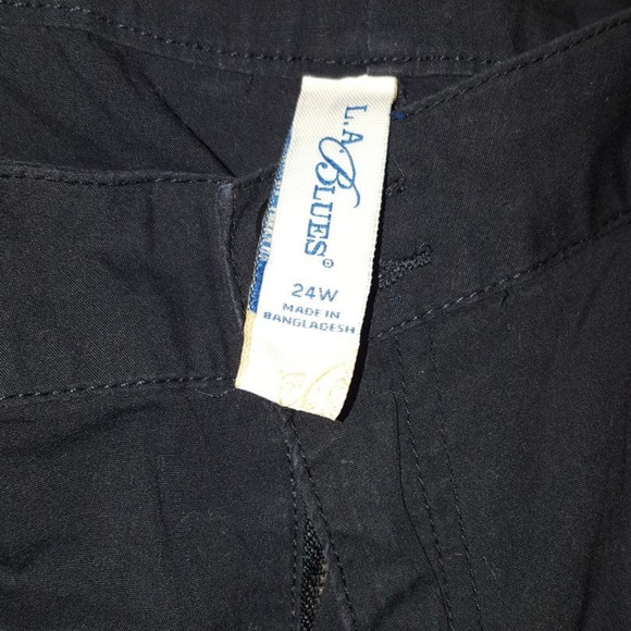 Plus size 24w black capri pants - Picture 4 of 5